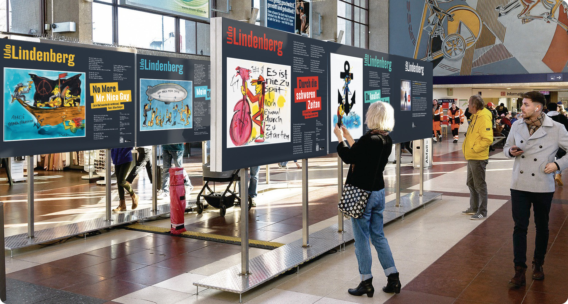 Ausstellungstafeln »Udo Lindenberg« im Bahnhof