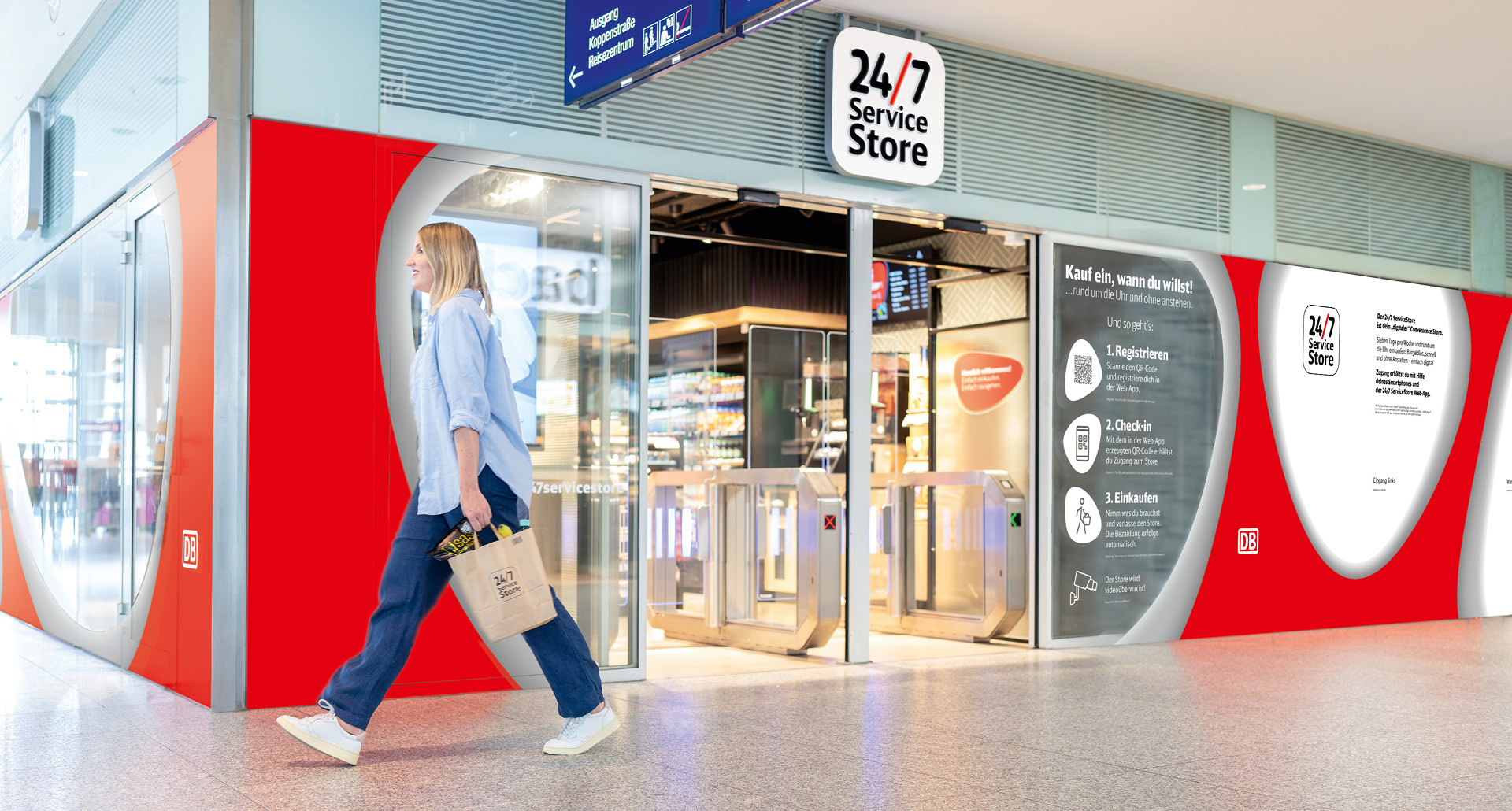 24/7 ServiceStore im Ostbahnhof Berlin, Außenansicht mit Passantin